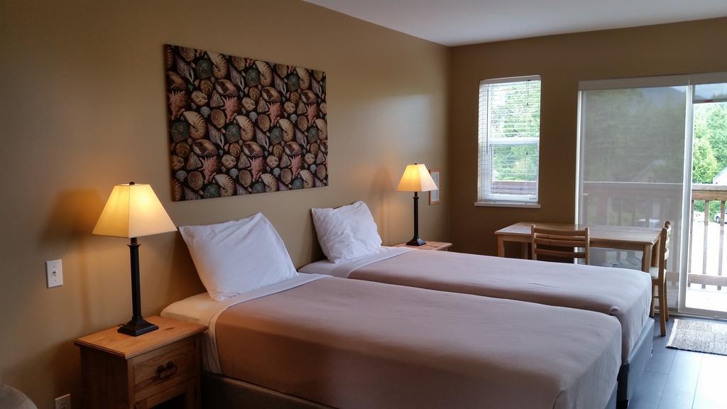 Reef Point Cottages Ucluelet Buitenkant foto